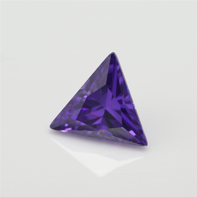 Hersteller Großhandel 5A Deep Purple Triangle Zirkonia für Schmuck