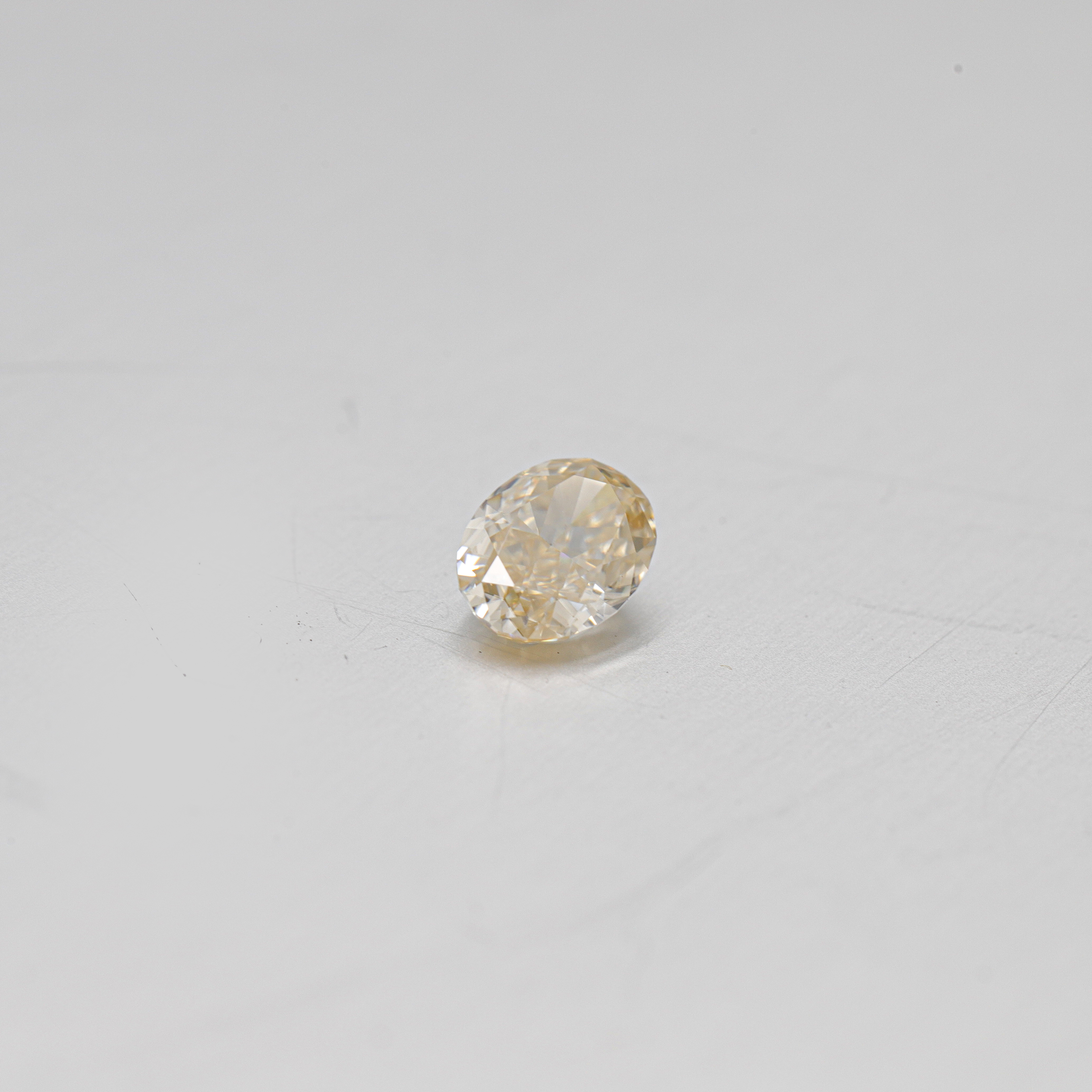 Großhandel im Labor gezüchteter Diamant Moissanite Champagne Color Vvs Oval Cut Loose Moissanite Nahkampf-Edelstein