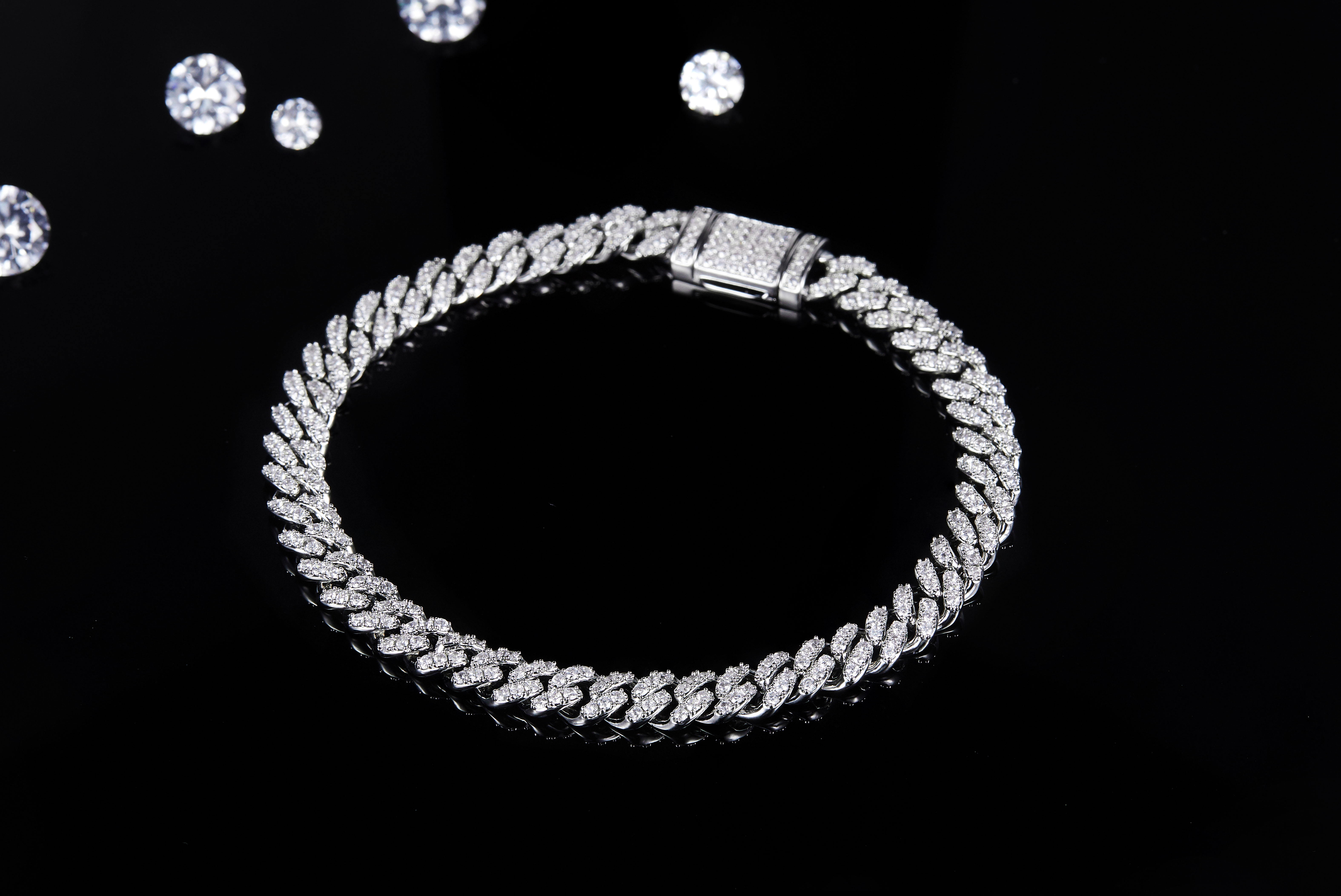 Vergoldetes Armband aus 925er Sterlingsilber mit eingelegtem Moissanite