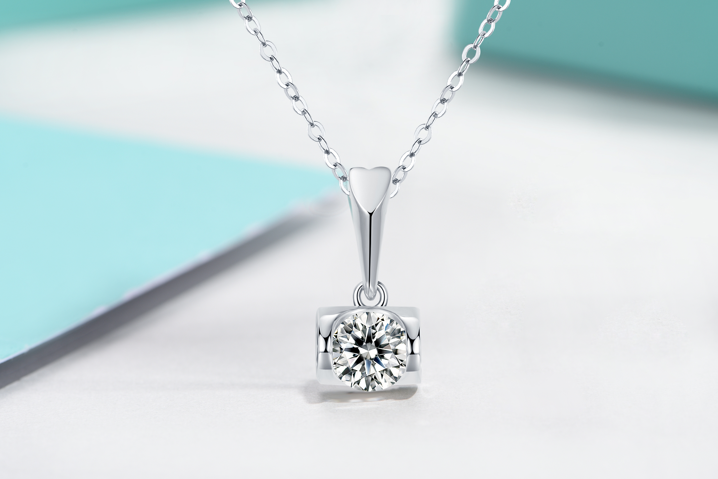 Personalisierte 925 Sterling Silber vergoldete 14 Karat Weißgold VVS Moissanite Halskette