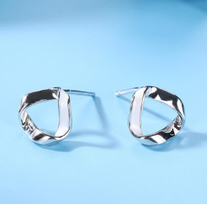 Geometrische Serie 925 Sterling Silber überzogene Dreiecksohrringe für Damen