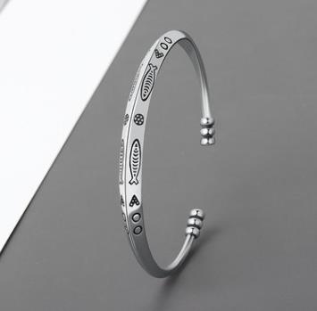 Handgefertigtes Armband aus 925er Sterlingsilber im nationalen Stil