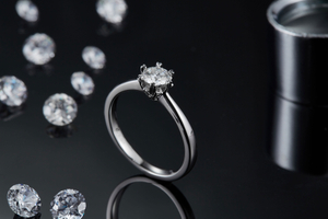 Klassischer Moissanite-Ring in Schneeflockenform mit 0,5 Karat